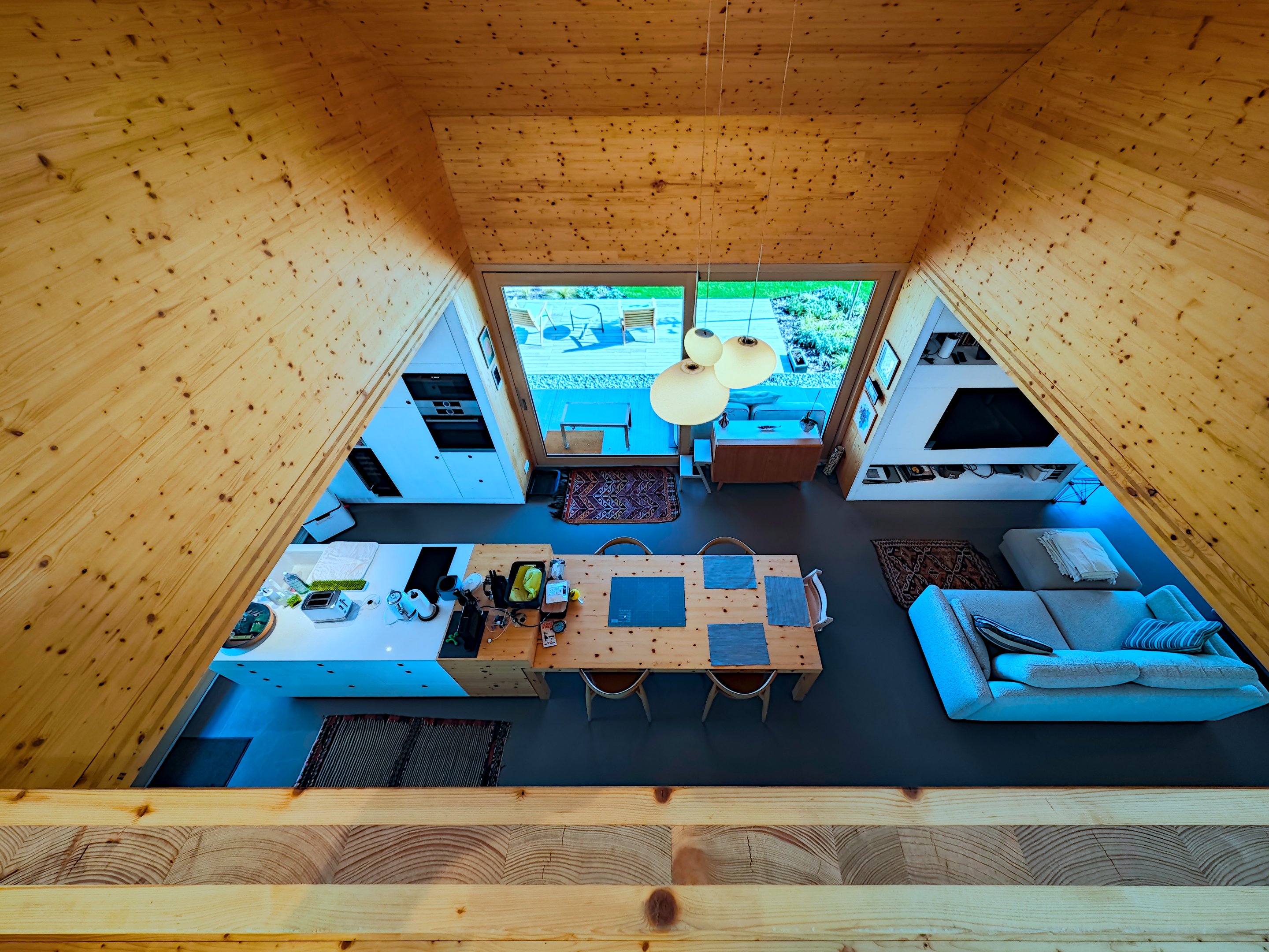 Skandináv luxusvilla és high-tech okosotthon Almádiban