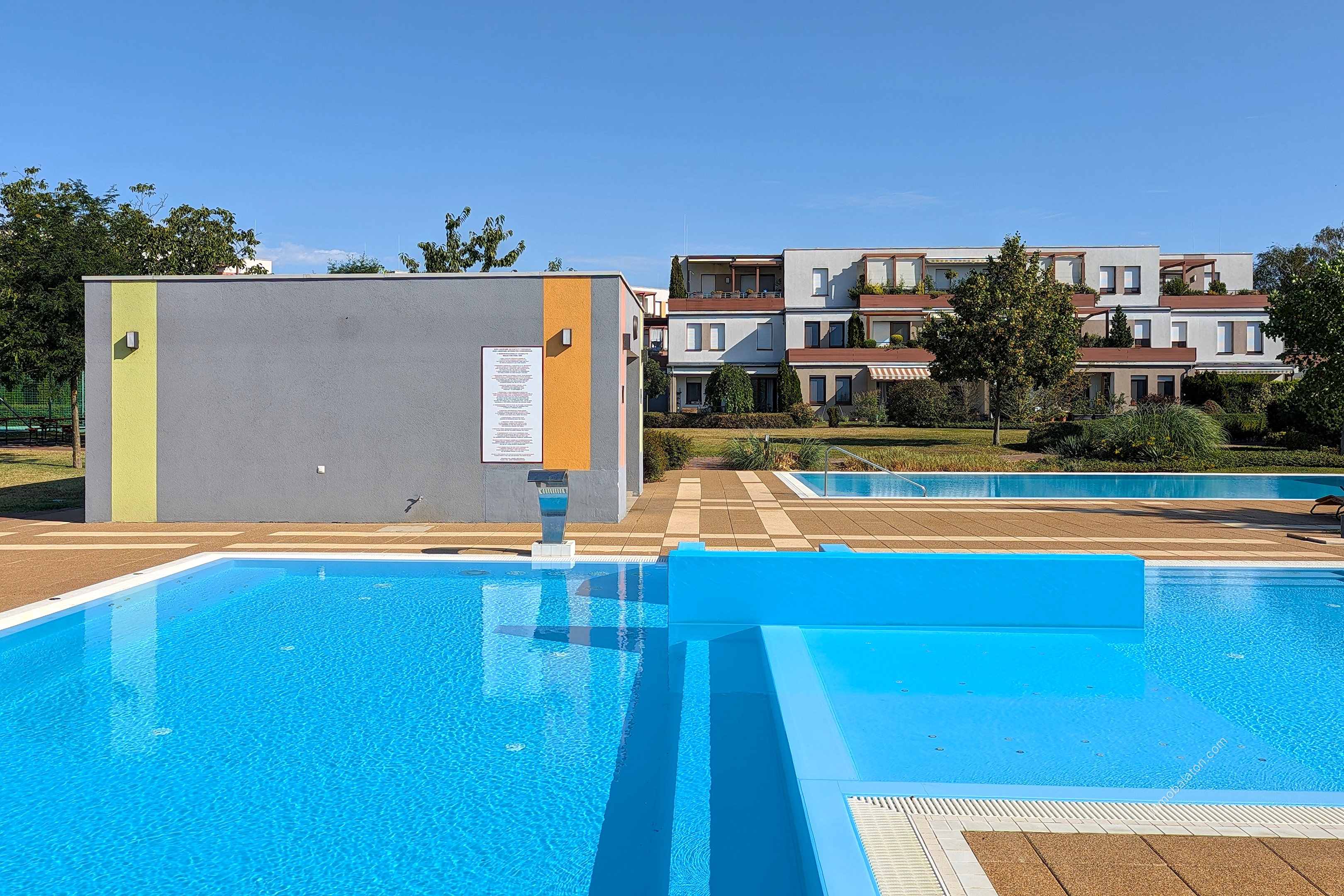 Strandtól 10 Perc sétára Lakás Almádiban