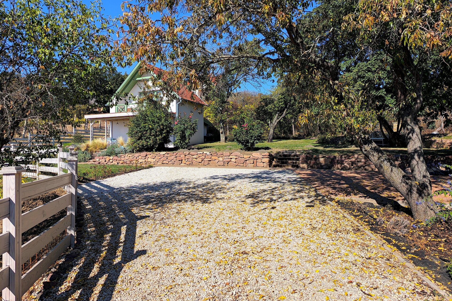 Cukormadár – panorámás menedék Lovason