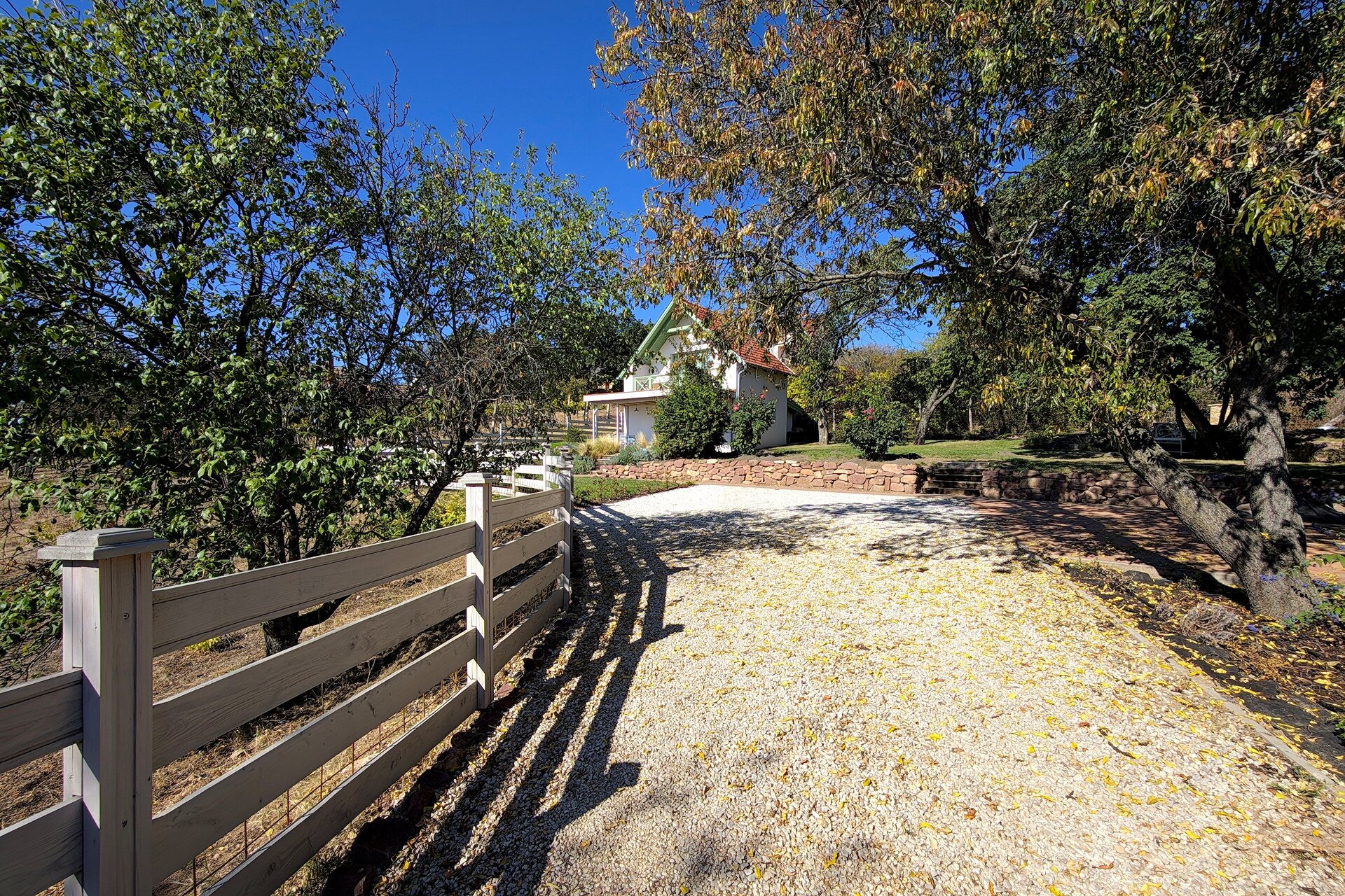 Cukormadár – panorámás menedék Lovason
